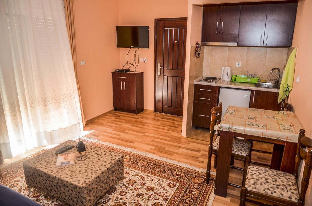 Apartments Paradise Улцинь Екстер'єр фото
