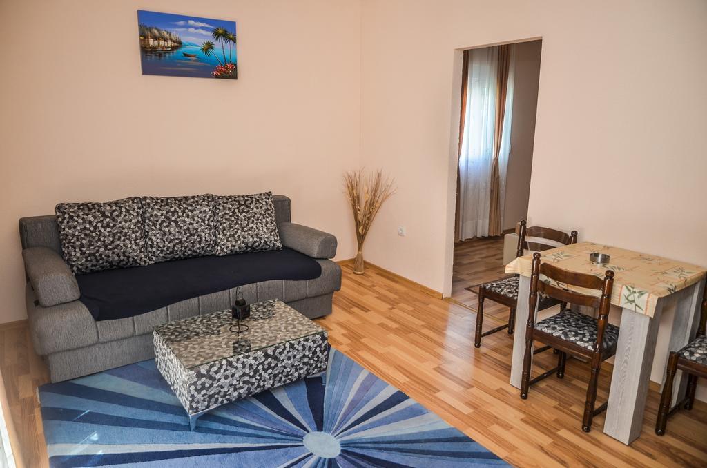 Apartments Paradise Улцинь Екстер'єр фото
