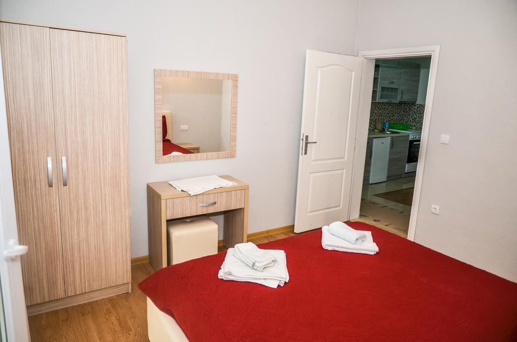 Apartments Paradise Улцинь Екстер'єр фото