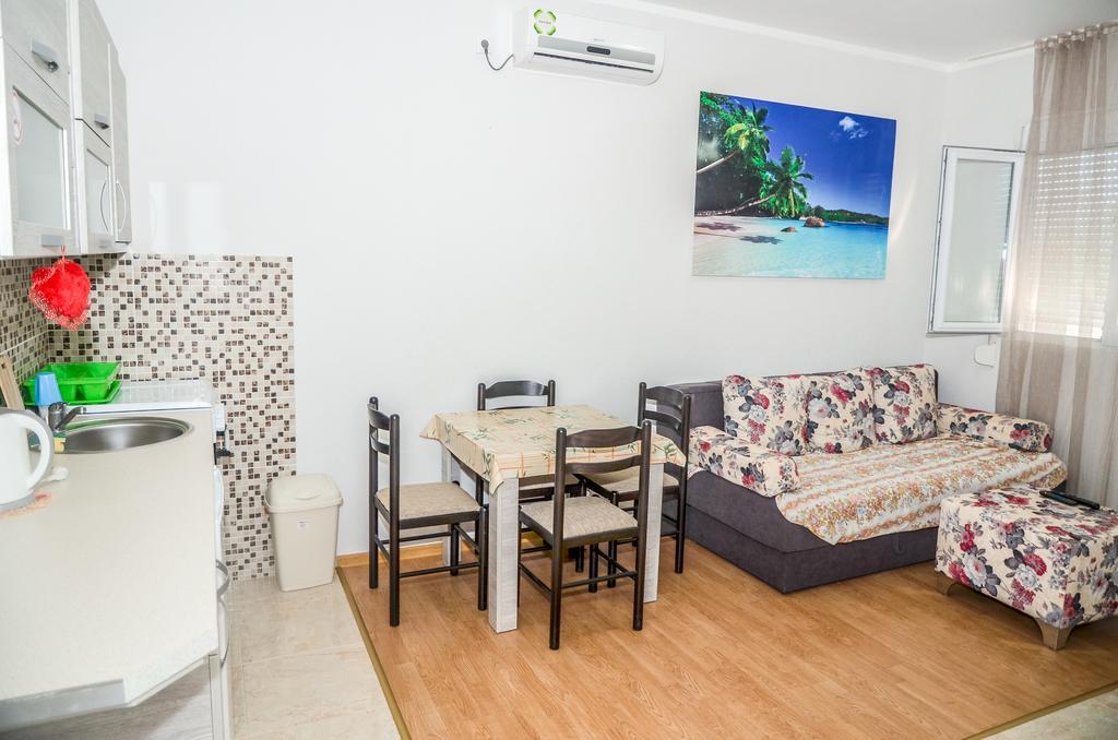 Apartments Paradise Улцинь Екстер'єр фото