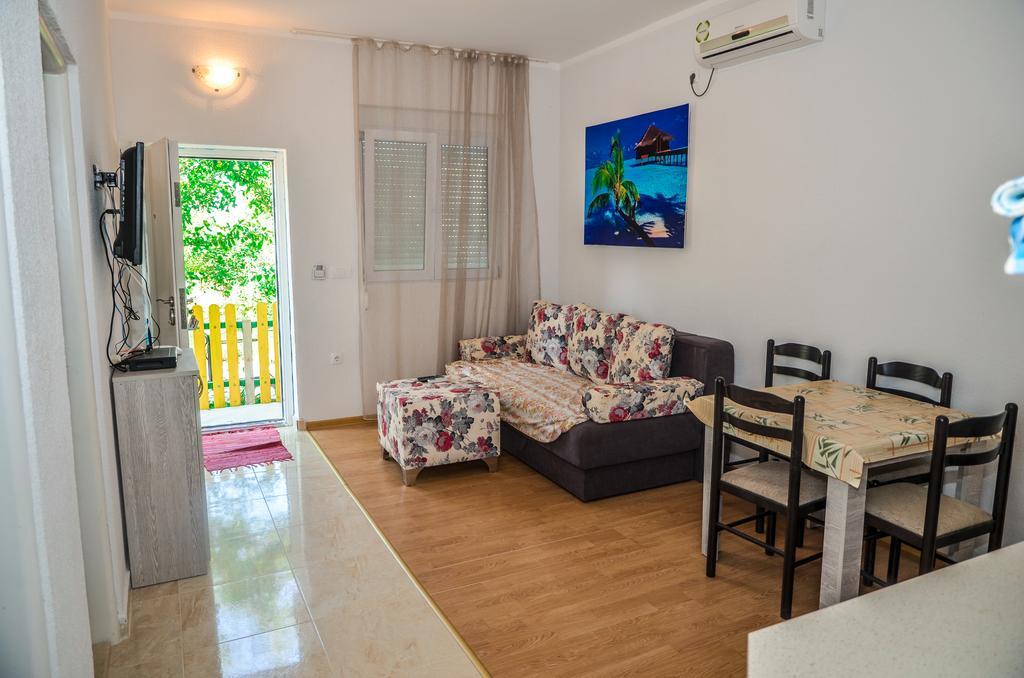 Apartments Paradise Улцинь Екстер'єр фото