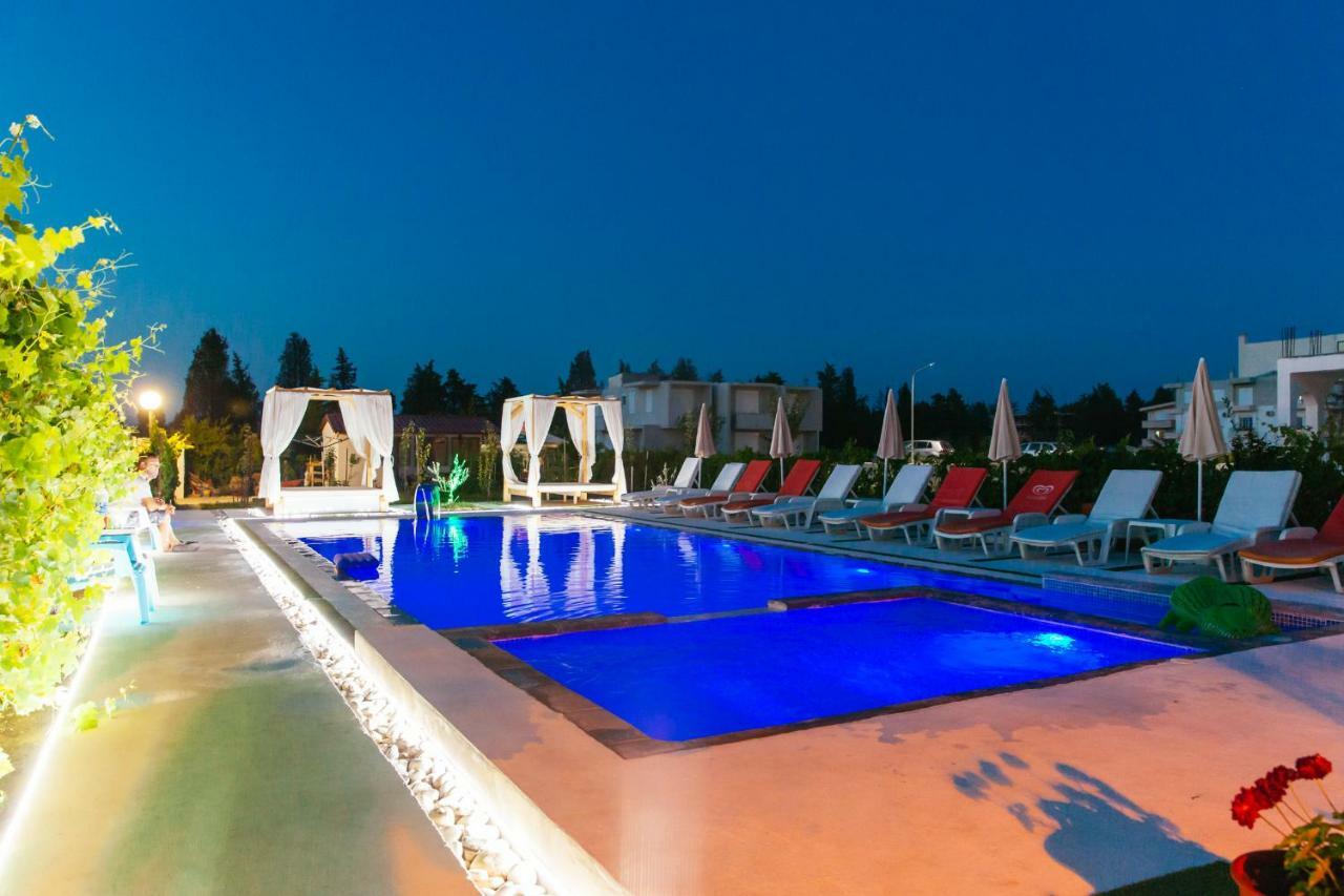 Apartments Paradise Улцинь Екстер'єр фото