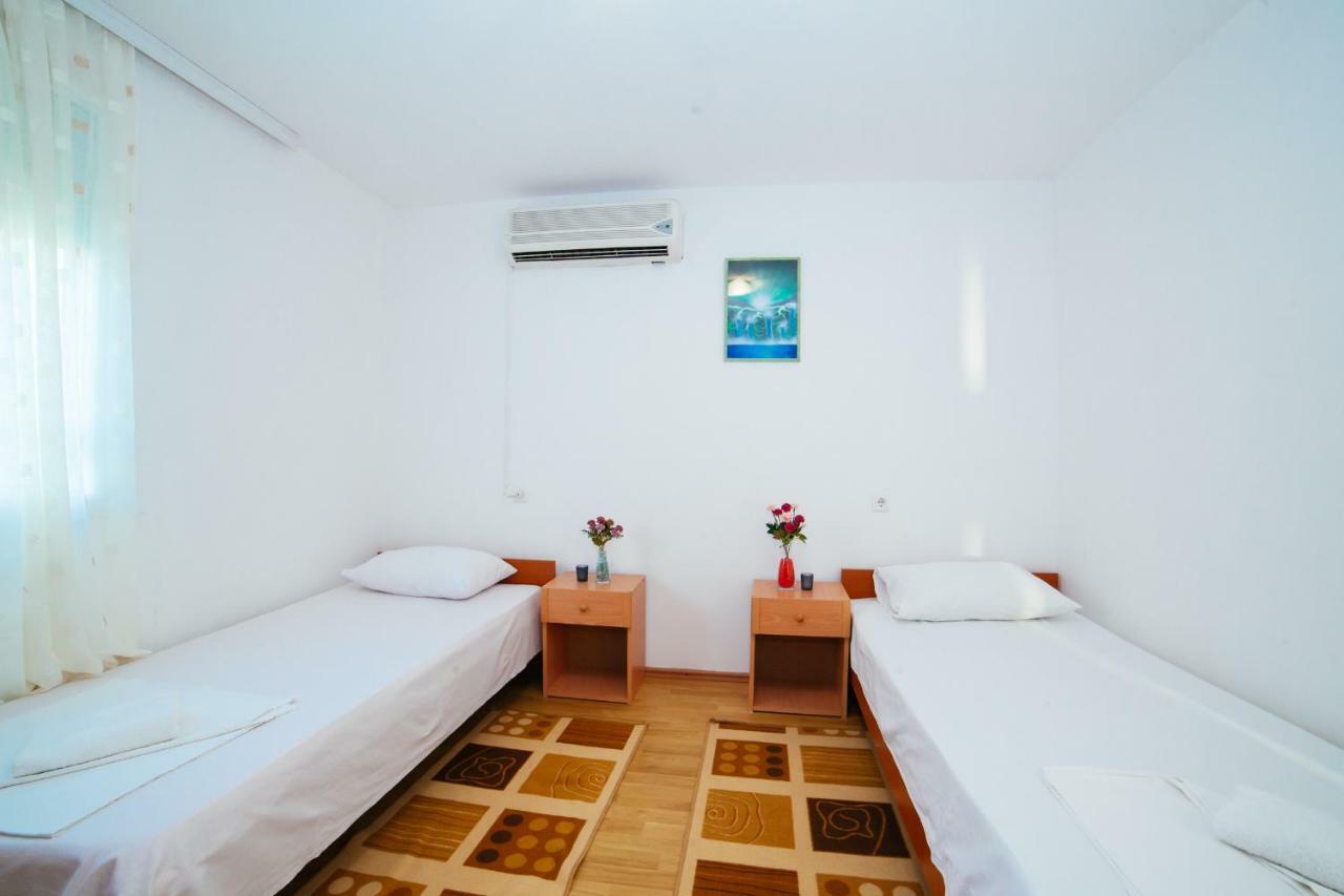 Apartments Paradise Улцинь Екстер'єр фото